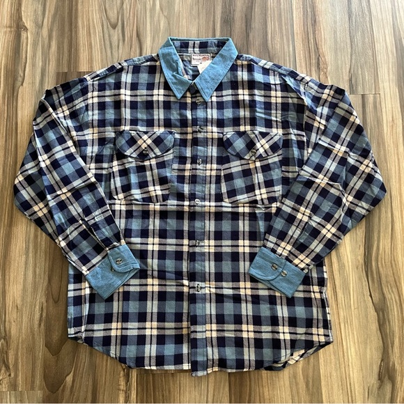 white mountain traders Other - White Mountain Traders Blue White Plaid Flannel Shirt Medium NWT NOS
100% cotton